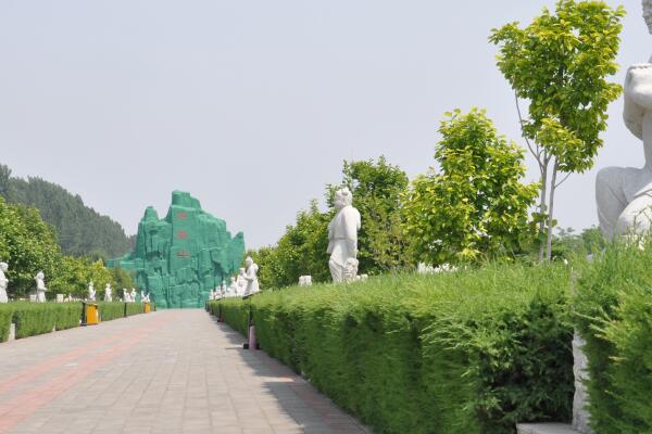 皇家龙山陵园皇家龙山陵园墓型有哪些，买墓时要注意什么