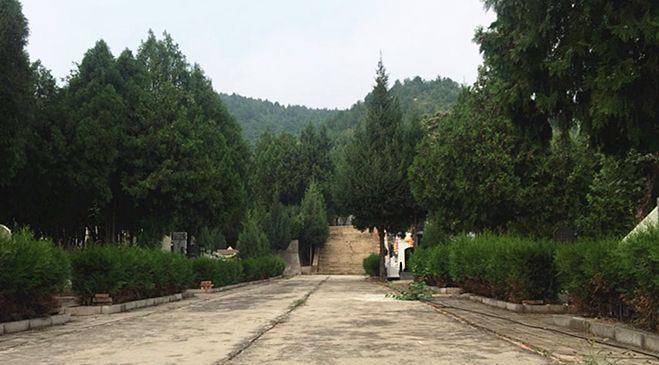 北京皇家龙山公墓地址