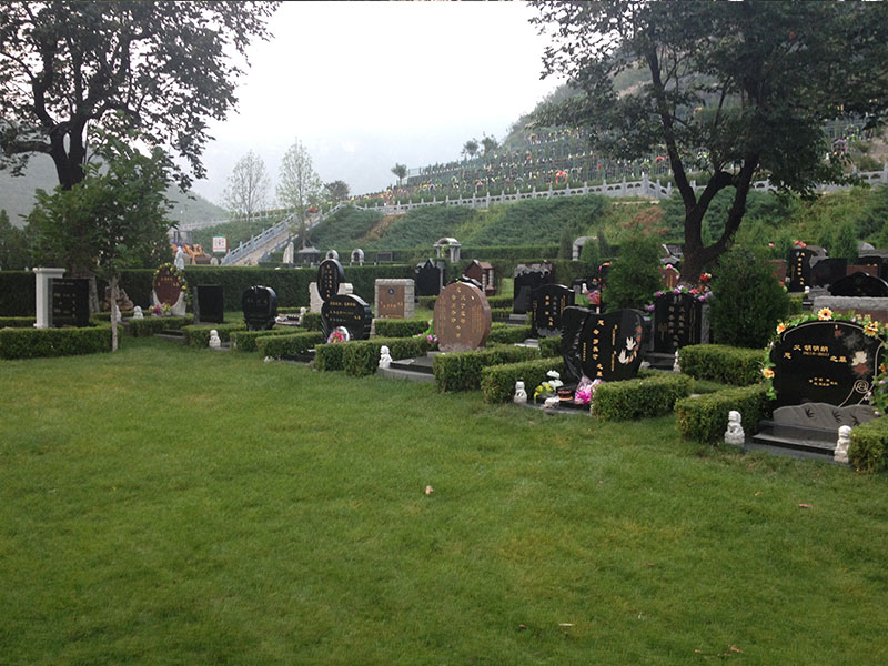 北京桃峰陵园创新葬式受热捧，成为市民祭祖新选择