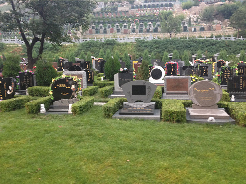 北京桃峰园陵园在什么地方  已经发展为艺术墓园