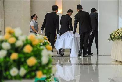 皇家龙山公墓附近的殡仪馆在哪里？都有什么服务？